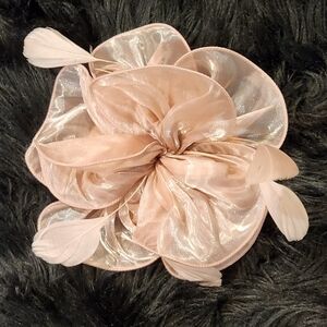 Elegant Dusty Rose Feathered Hair Accessory